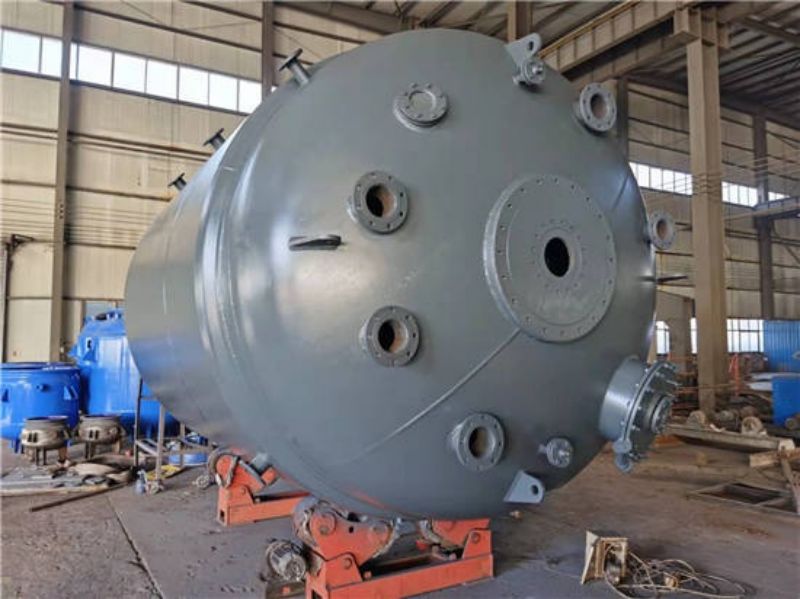 碳钢搅拌反应釜.jpg